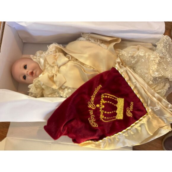 ADORA Royal Doll16" Prince George Exclusive 2013 Commemorative Edition Mint Box - Picture 3 of 8
